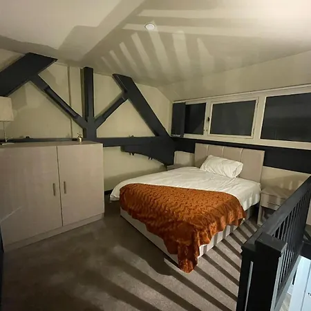 Chic On The Headrow Leeds (West Yorkshire)