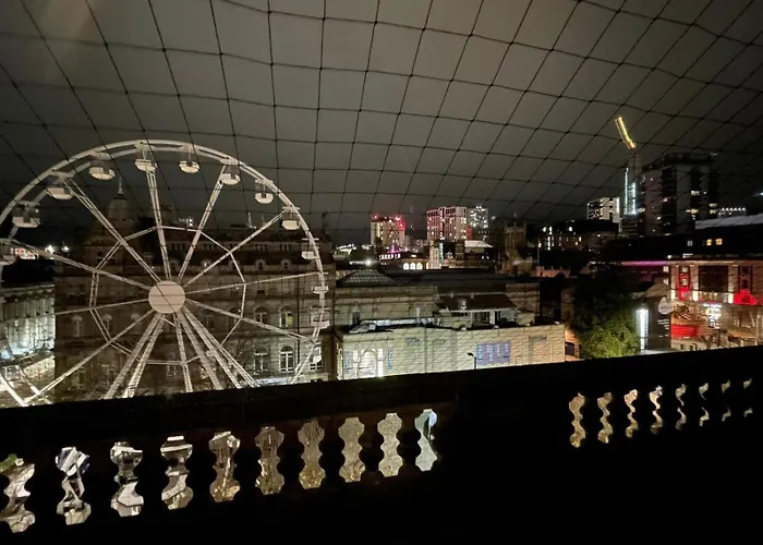 Chic On The Headrow *